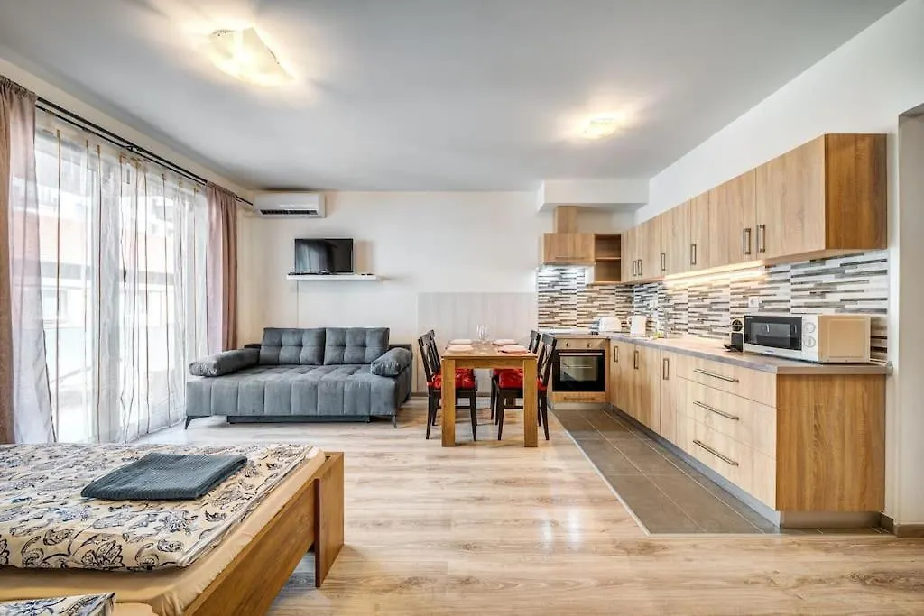 Corvin Railway Rest Apartment Budapest