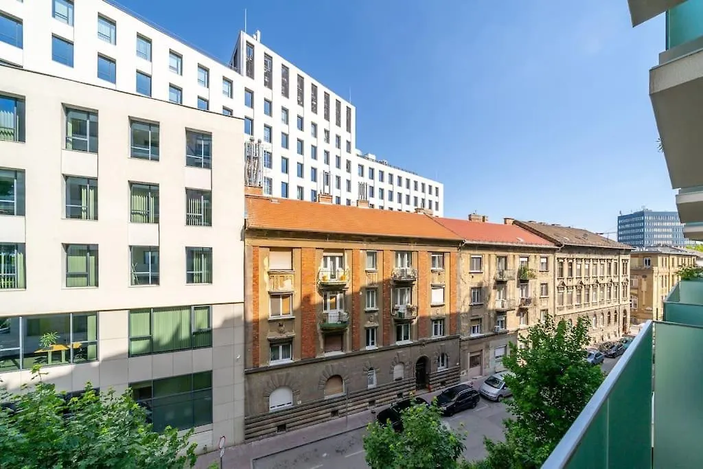 Corvin Railway Rest Apartment Budapest